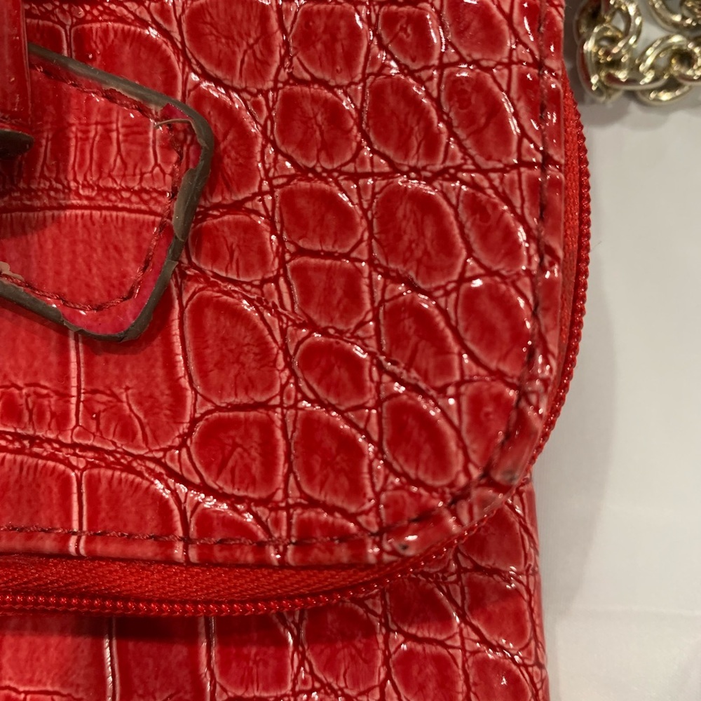 ☀️ CLEARANCE: Guess Lulin wristlet - Picture 6 of 8